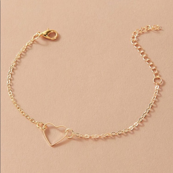 3/$30 💛 Heart Bracelet - Picture 2 of 4